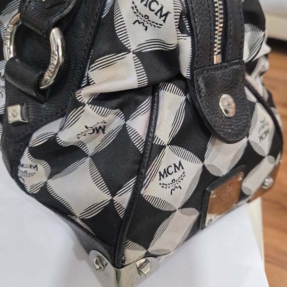 MCM BLACK AND GREY TOTE/HAND BAG-AUTHENTIC - Picture 2 of 16